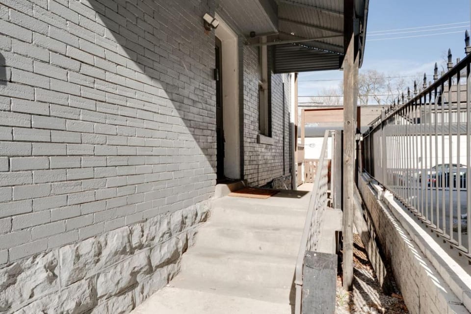 Parthenon Getaway - 2Bdrm Apartment in Nashville