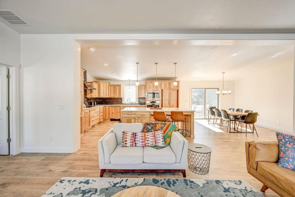 Stones Throw Retreat House in Park County
