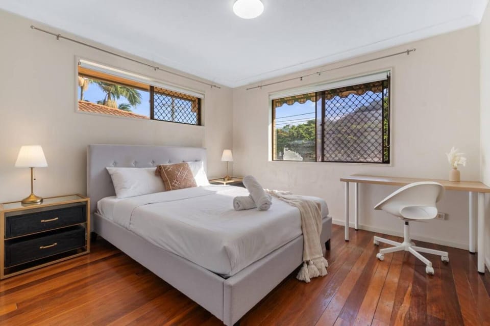 Unbeatable Value Group Family Roomy Convenient House in Brisbane