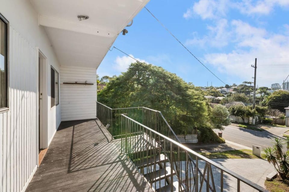 3Beds Value and Comfort Stay Airport CBD and Cafes House in Bulimba