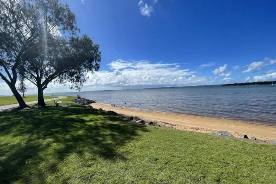 Relax Ready 4BR Near Bayside and Shops Workspace House in Redland Bay