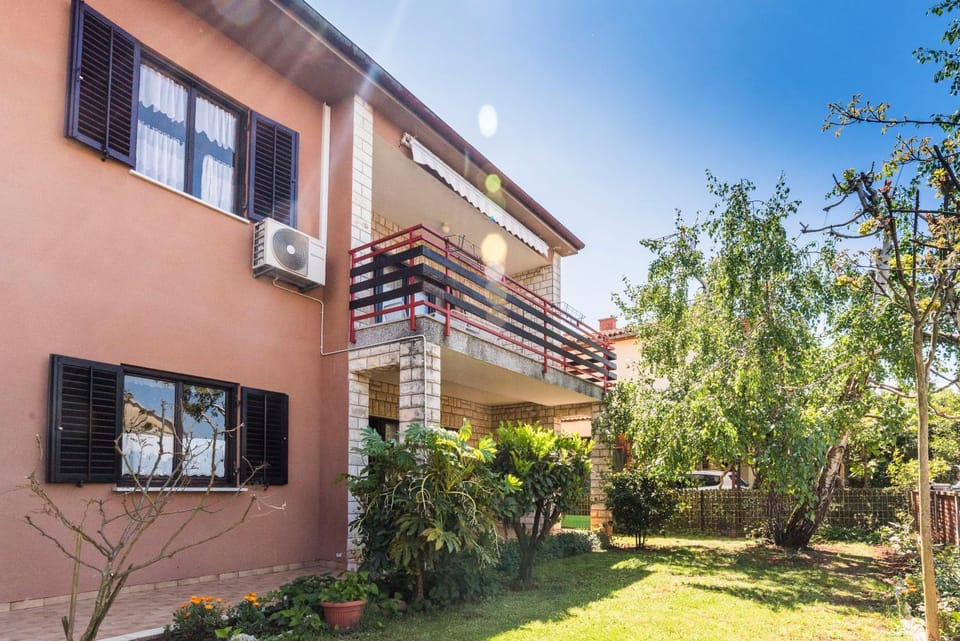 Facade/entrance, Spring, Garden, Area and facilities