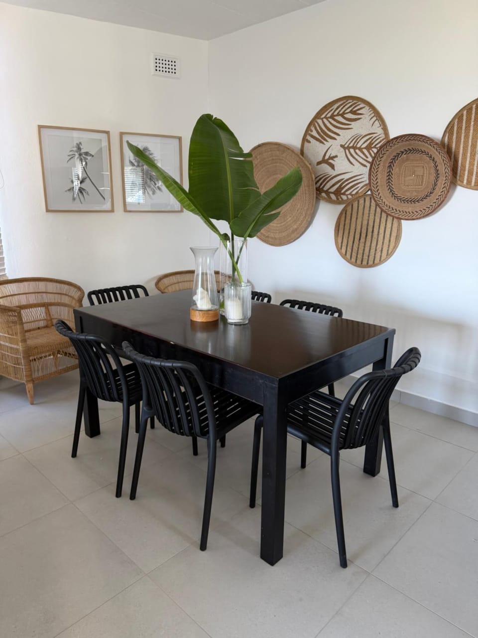 Seating area, Dining area