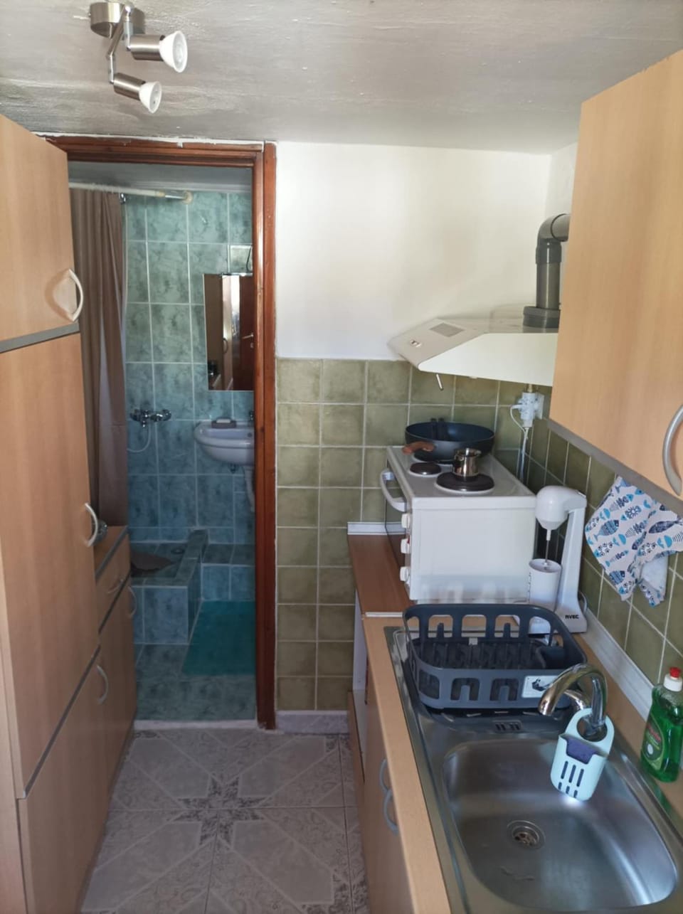 Kitchen or kitchenette