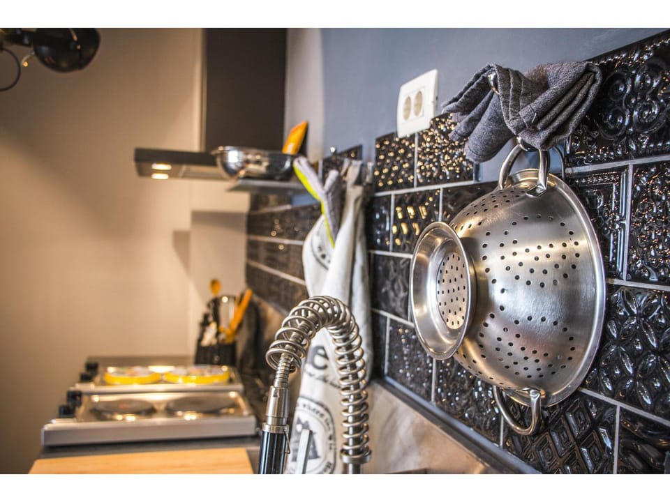 Kitchen or kitchenette, Decorative detail