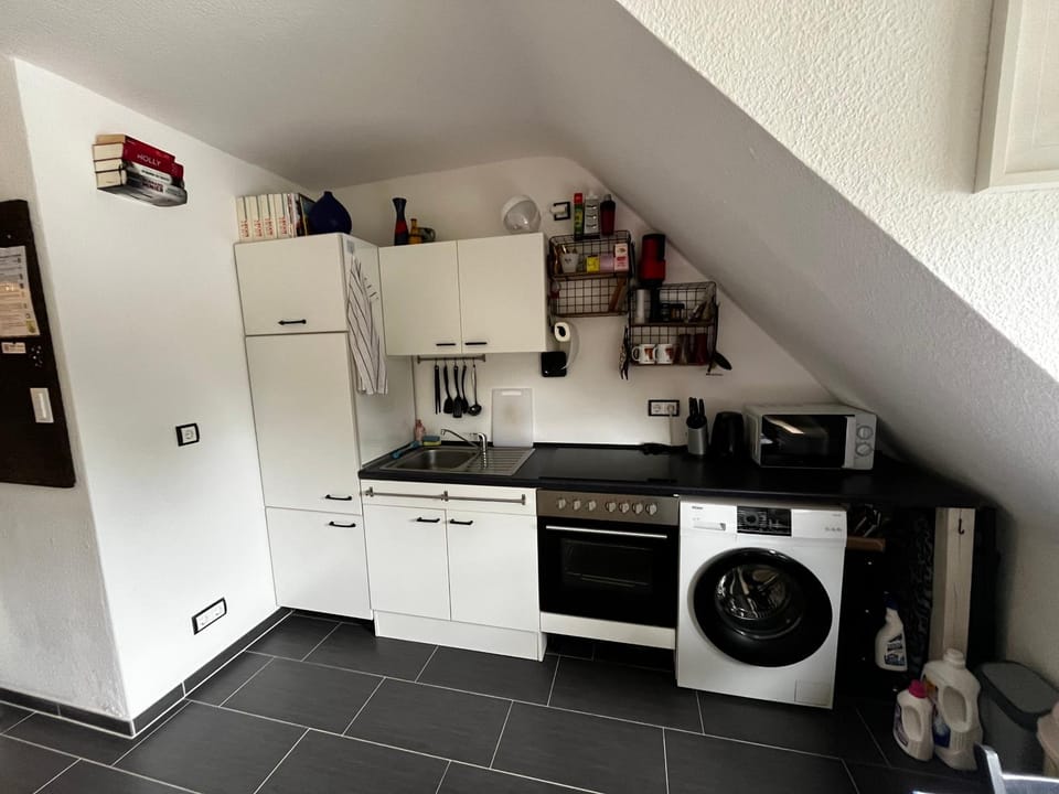 Coffee/tea facilities, Kitchen or kitchenette, oven, pet friendly, stove, washing machine