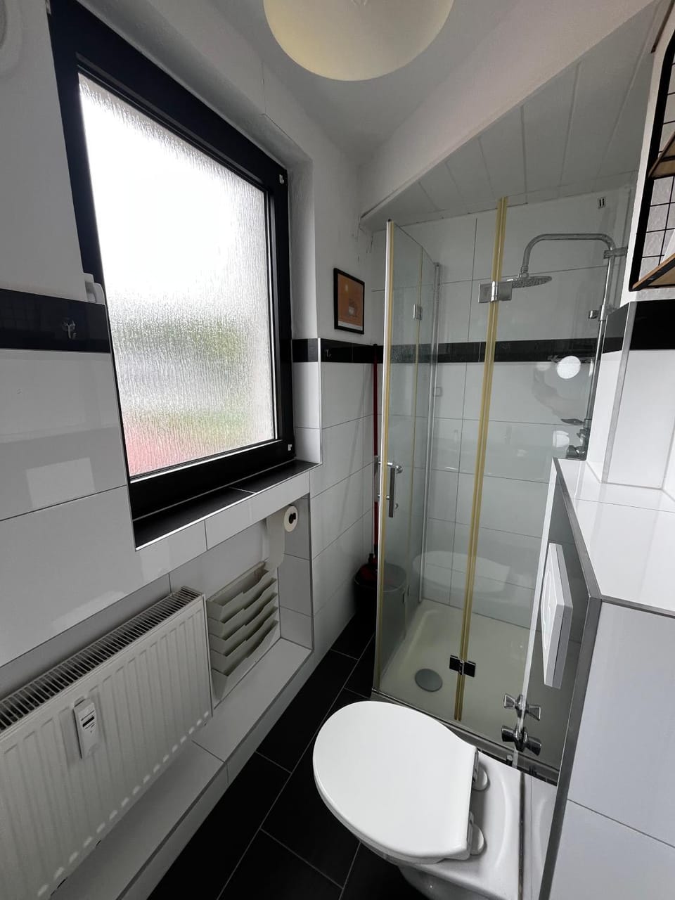 Shower, Toilet, Bathroom, towels