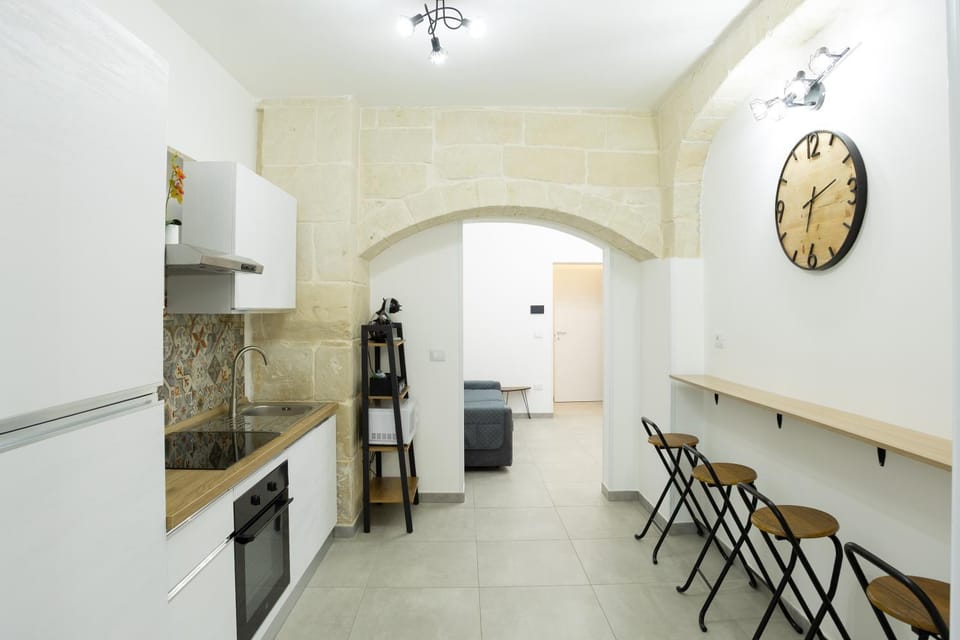 Kitchen or kitchenette, oven, stove
