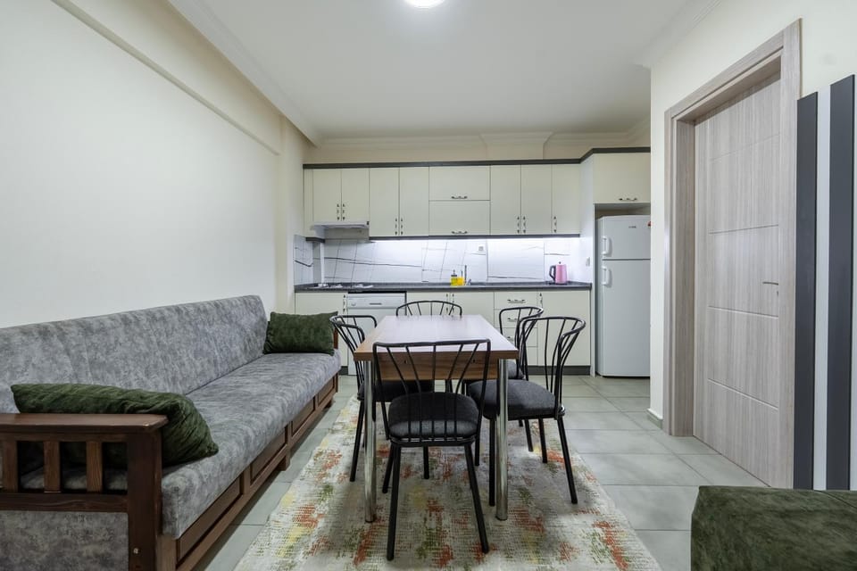 Kitchen or kitchenette, Living room, Seating area, Dining area, oven, stove