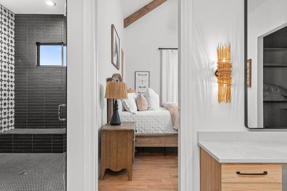 Calivence Haus - Estate Home House in Fredericksburg