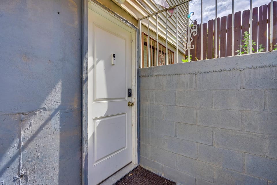 12 Mi to Temple Square: Cozy + Convenient Apt! Apartment in West Valley City