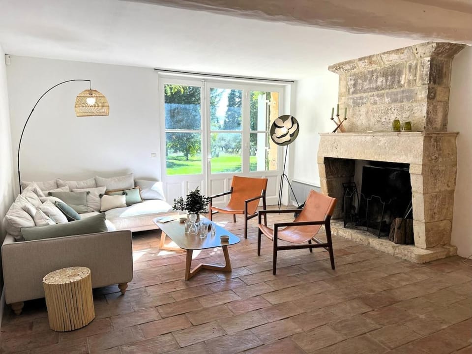 Très Elégant Mas Provençal Villa in Tarascon