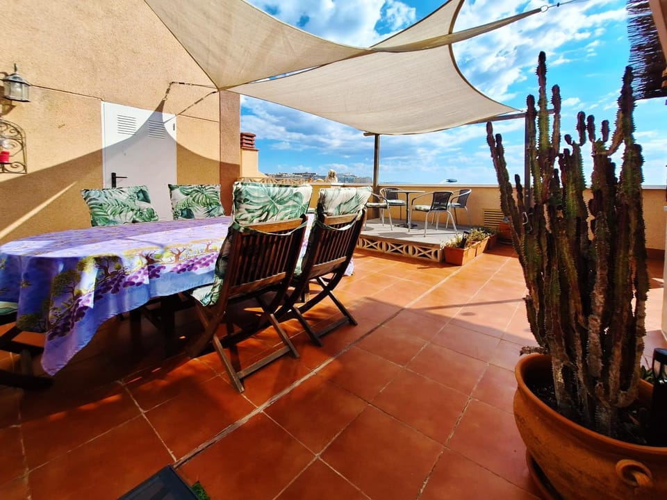 Patio, Day, View (from property/room), Balcony/Terrace, Seating area, Dining area