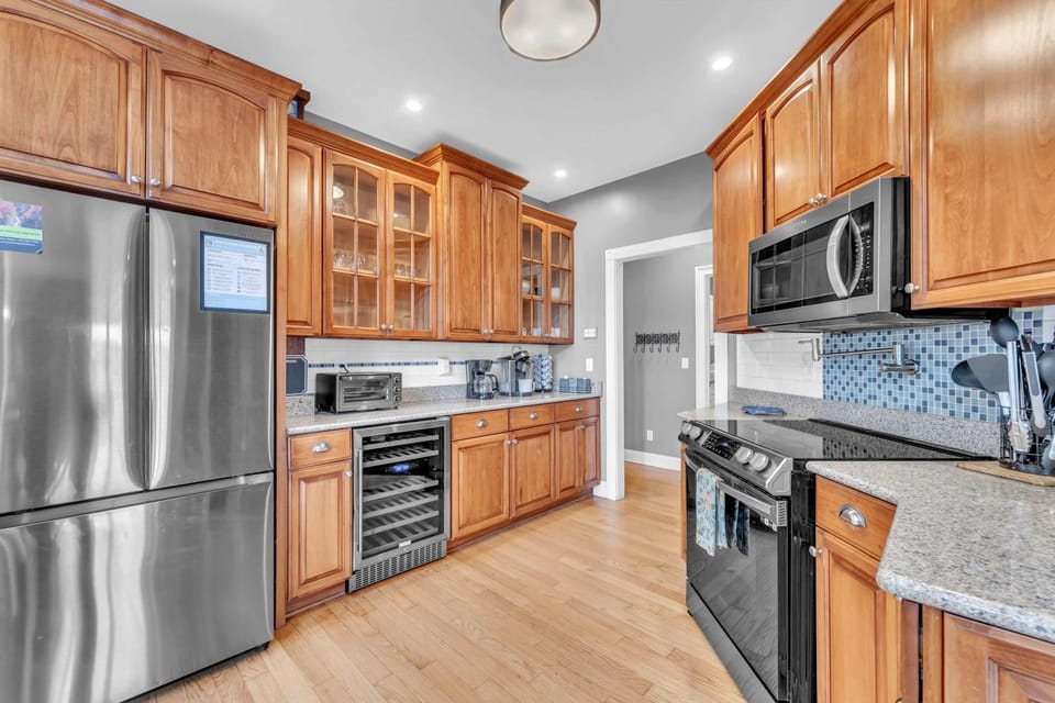 Kitchen or kitchenette, oven, stove, toaster