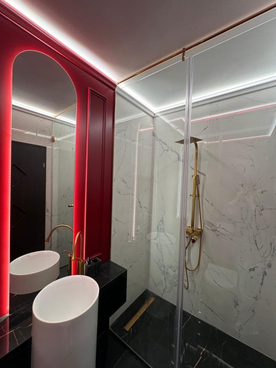 Apartament Red Lotus Apartment in Sibiu