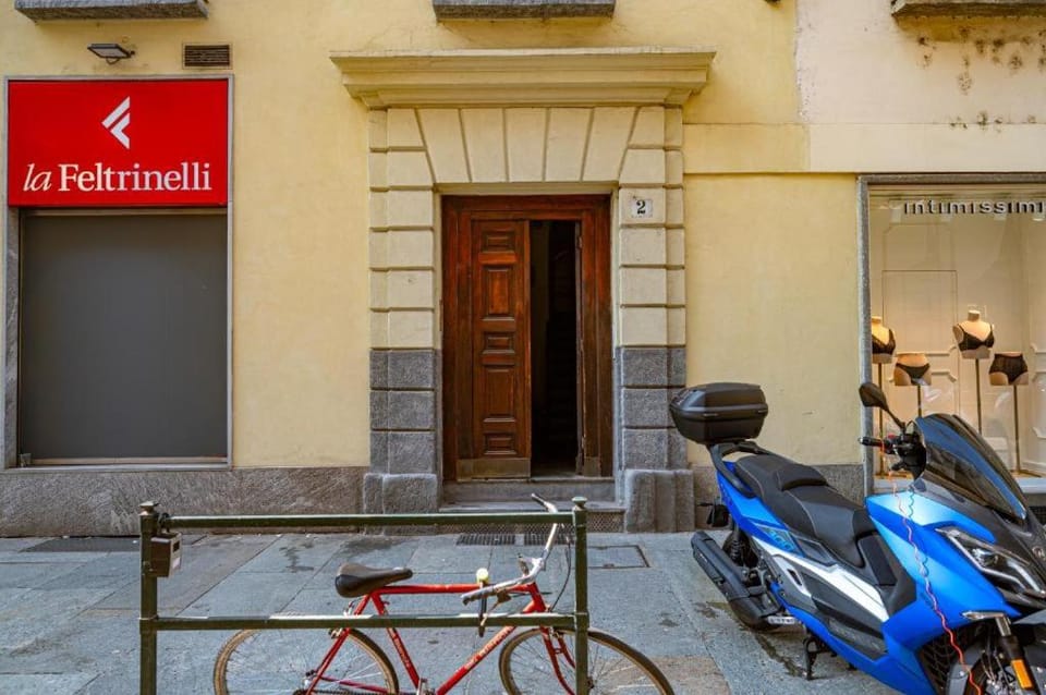 Charm in Piazza Castello Apartment in Turin
