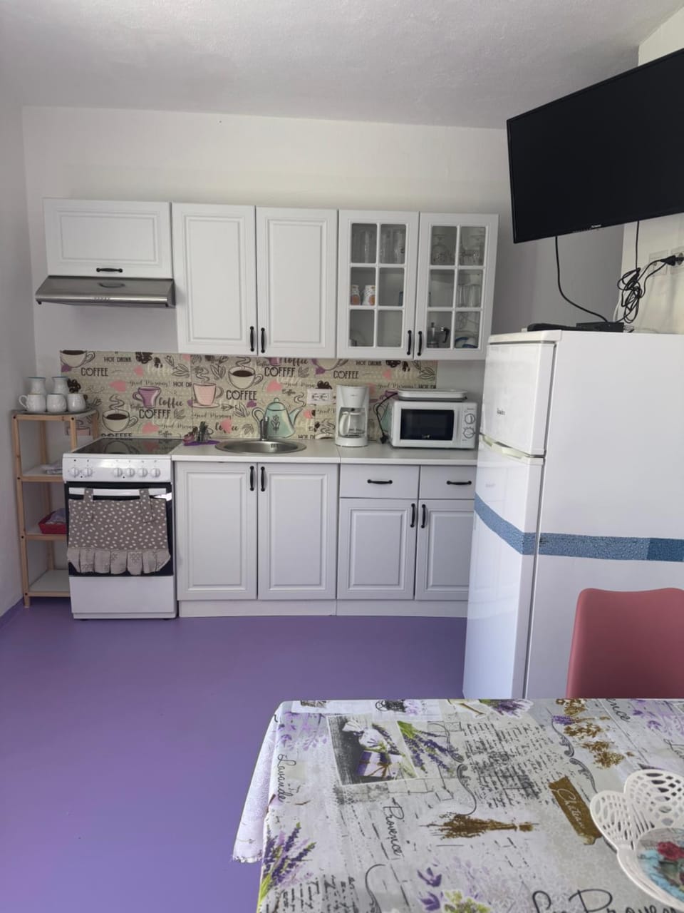 Kitchen or kitchenette, oven, stove
