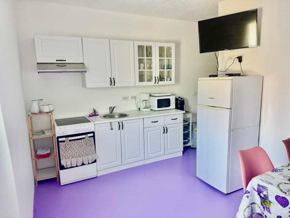 Kitchen or kitchenette, stove
