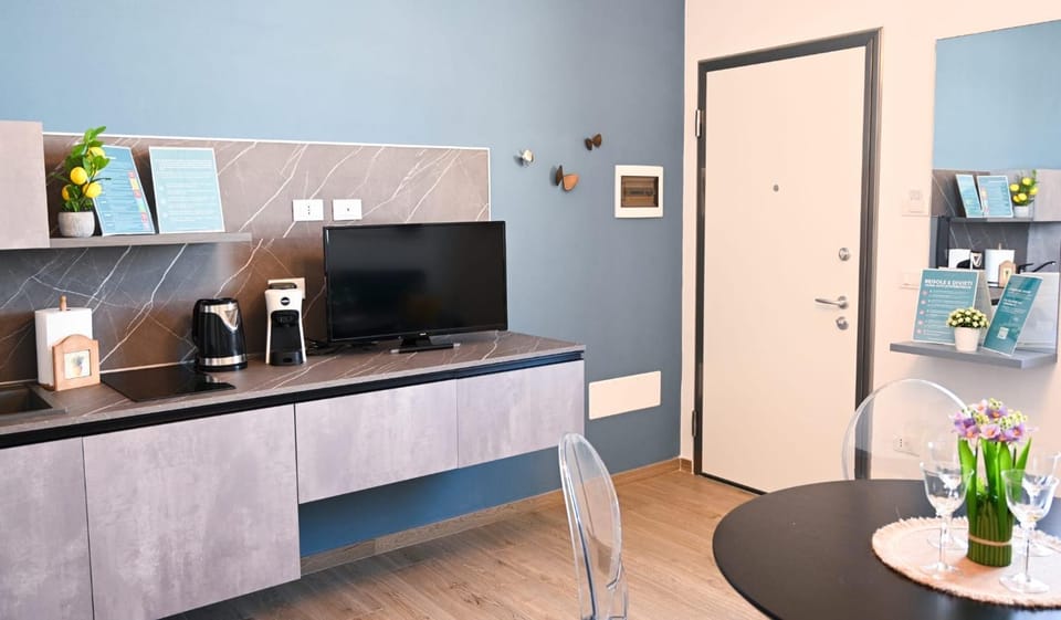 TV and multimedia, Kitchen or kitchenette