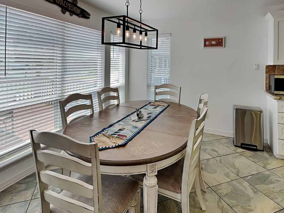 Seating area, Dining area, dishwasher, furniture