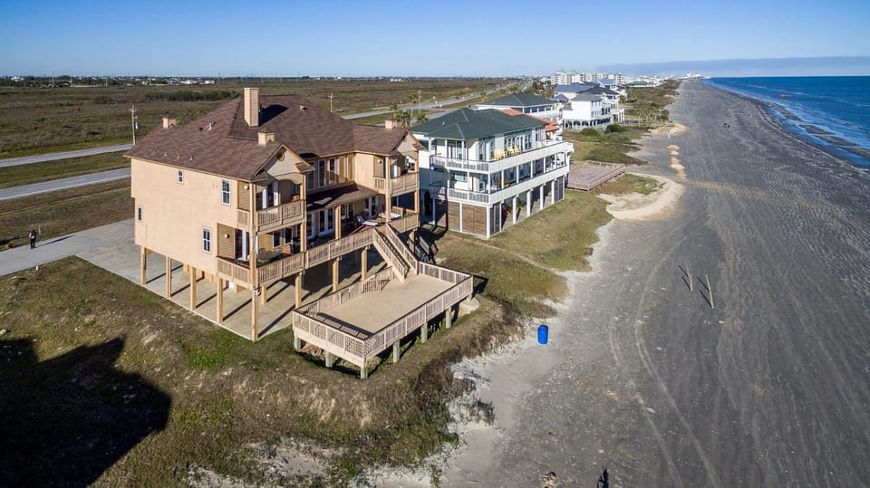 Property building, Bird's eye view, Beach, Sea view