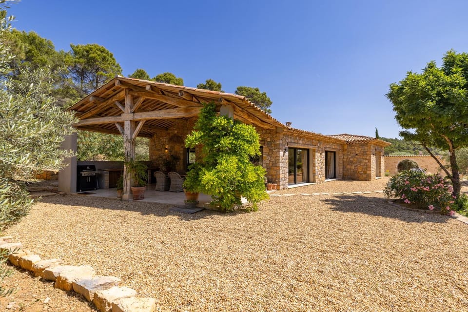 Property building, Garden view
