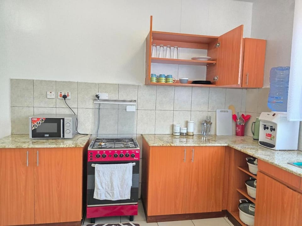 Coffee/tea facilities, Kitchen or kitchenette