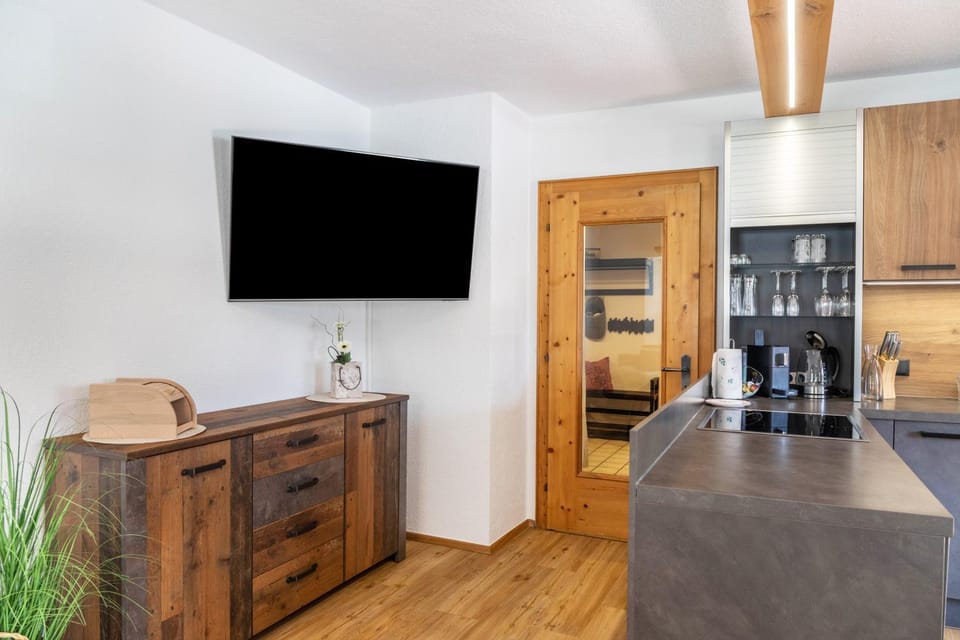 Property building, Kitchen or kitchenette, Living room