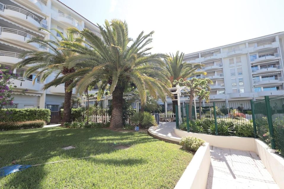 Antibes Les Pins - Apt 4 Per - Parc Exflora - Pool Apartment in Antibes