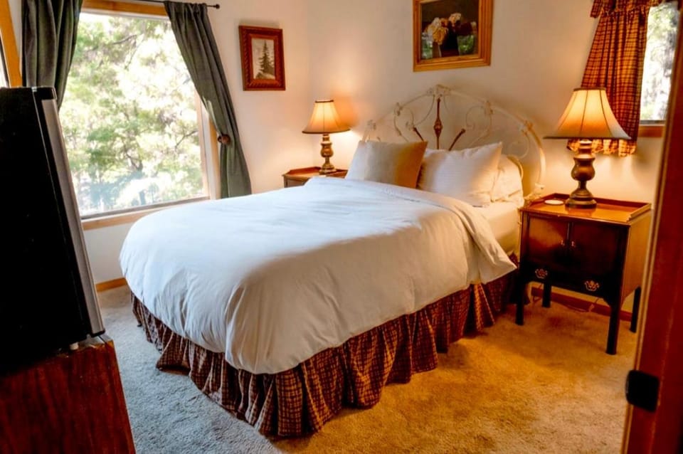 Root-Stone Lodge Villa in Idyllwild-Pine Cove