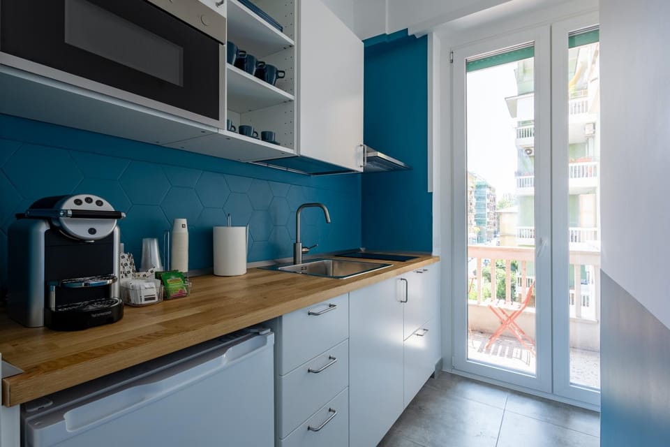 Coffee/tea facilities, Balcony/Terrace, Kitchen or kitchenette, stove