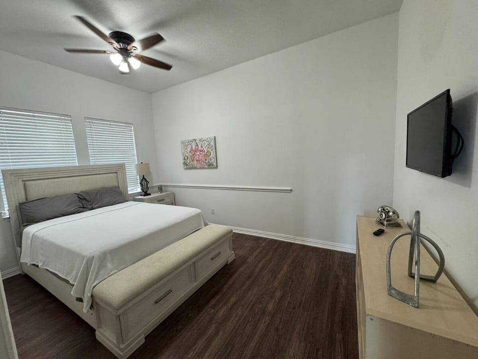 Jenns Place House in Cypress