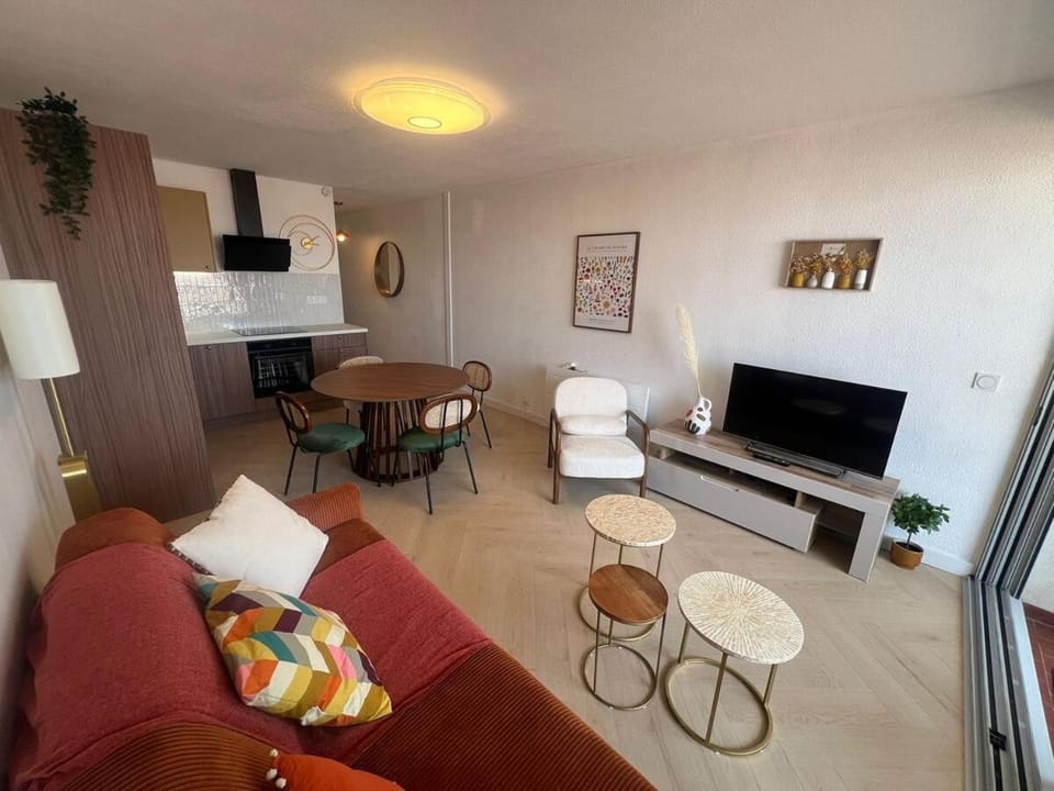 Beautiful apartment with sea view Apartment in Le Grau-du-Roi