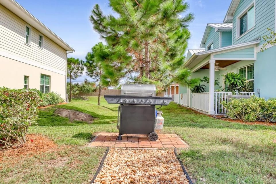 Property building, Day, BBQ facilities, Garden, Garden, Garden view