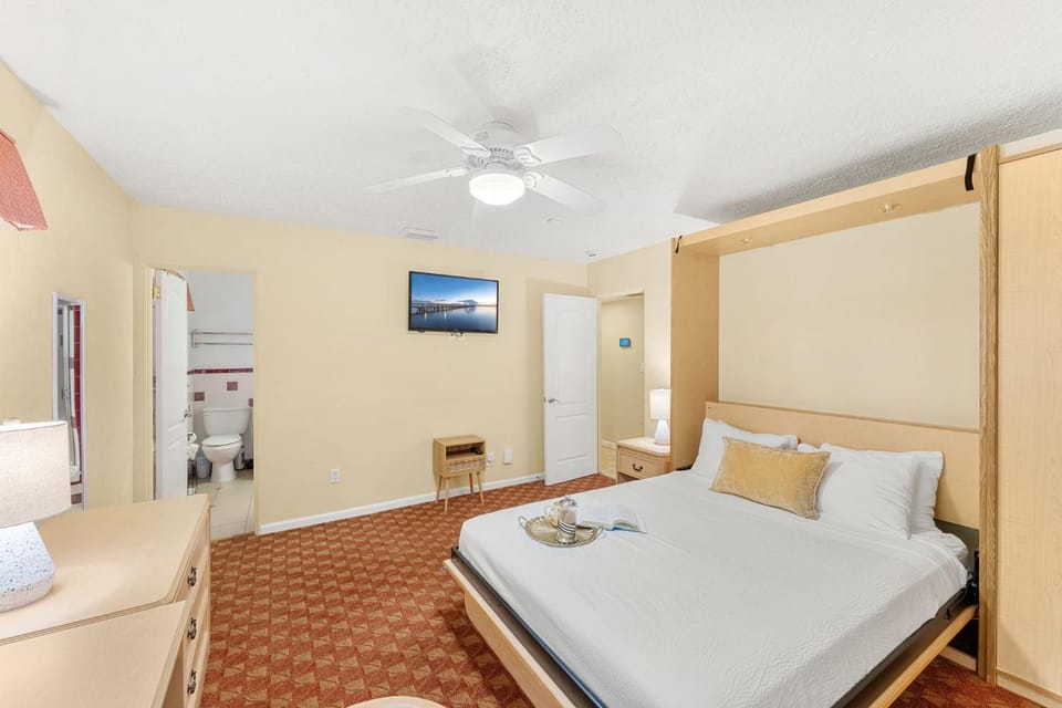 Bed, Bathroom, TV and multimedia, Other, Bedroom