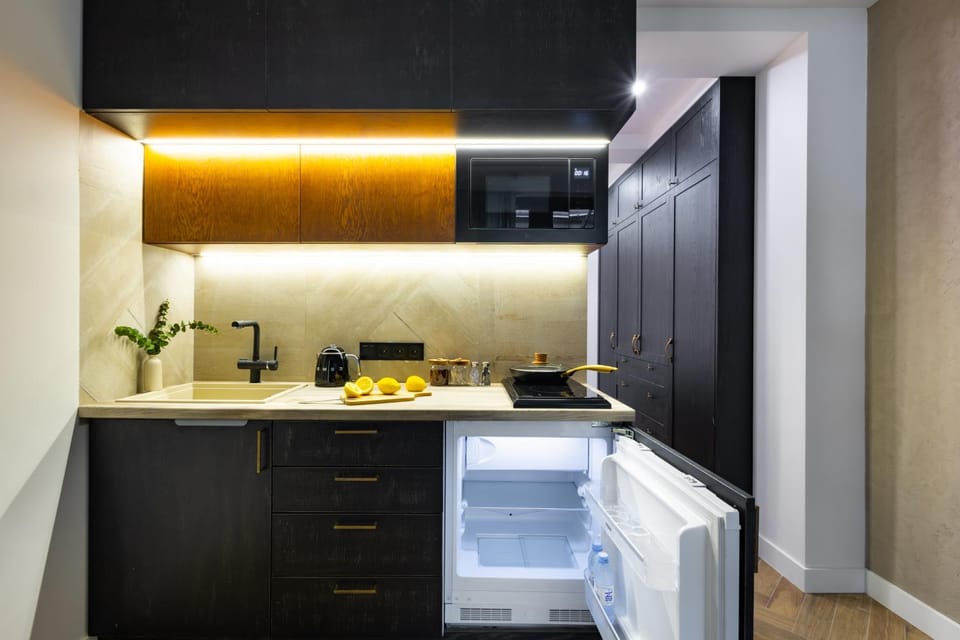 Kitchen or kitchenette
