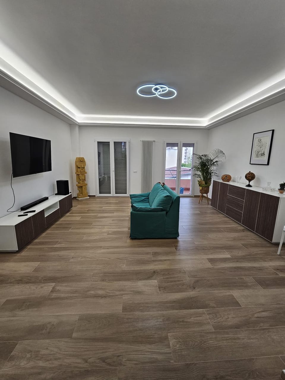 Communal lounge/ TV room, Living room, Seating area, Evening entertainment