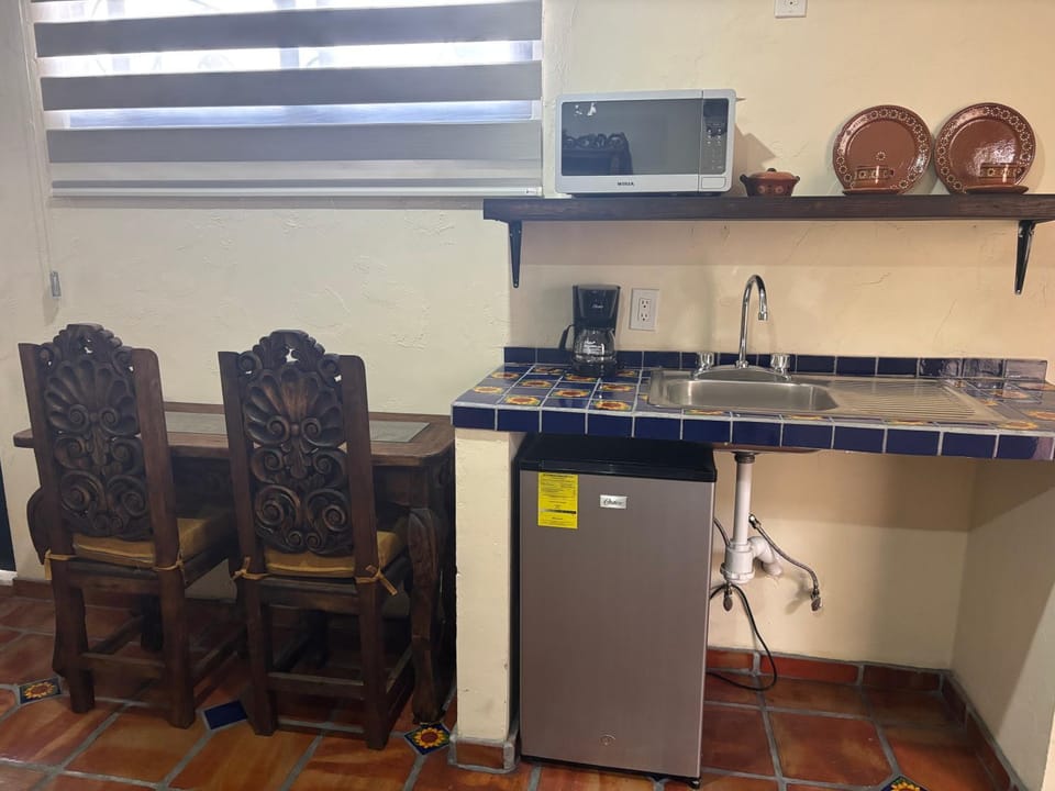 Estancia Colobri Inn in Tlaquepaque