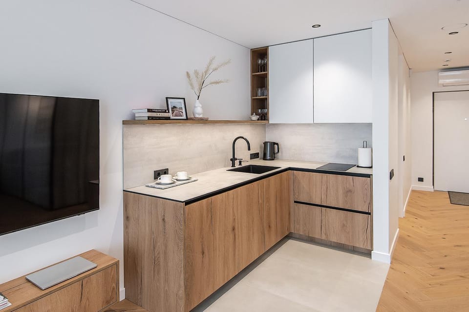 Coffee/tea facilities, Kitchen or kitchenette, oven, stove