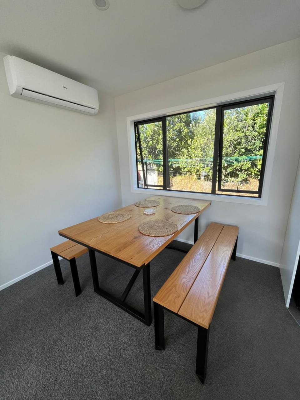 Exclusive Holiday Home Sunny Beach House Four Queen Beds House in Hawke's Bay