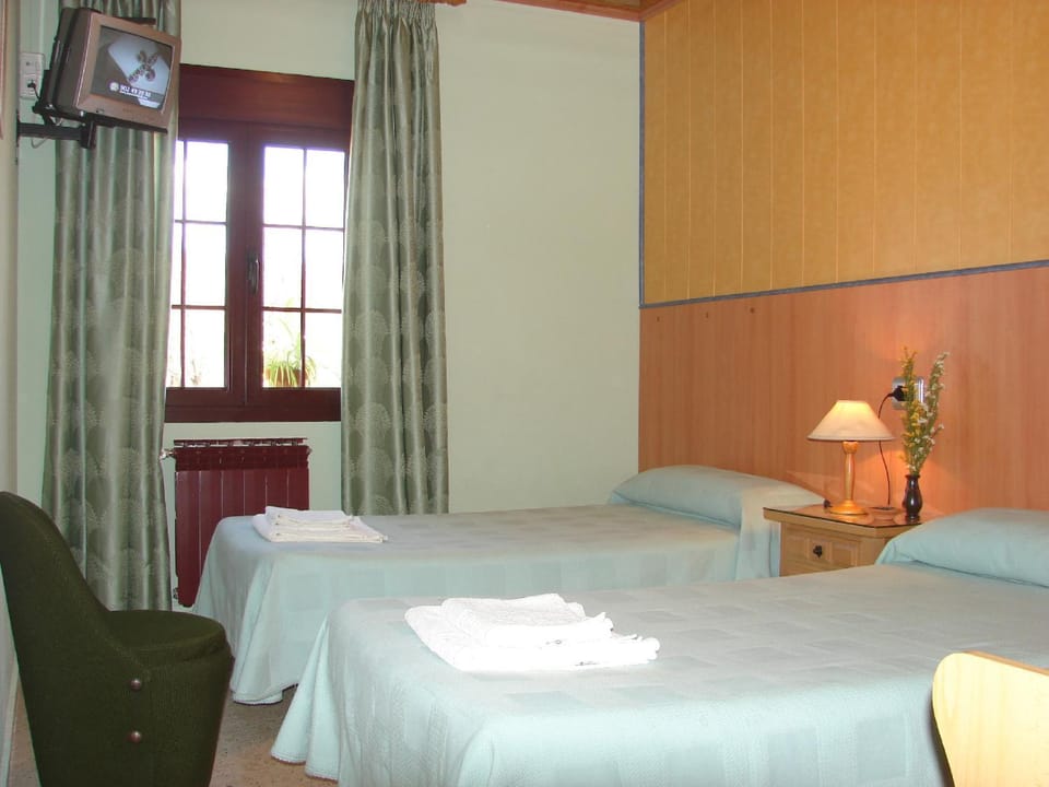 Apartamentos Jucar - Hotel Rural Country House in Aragon
