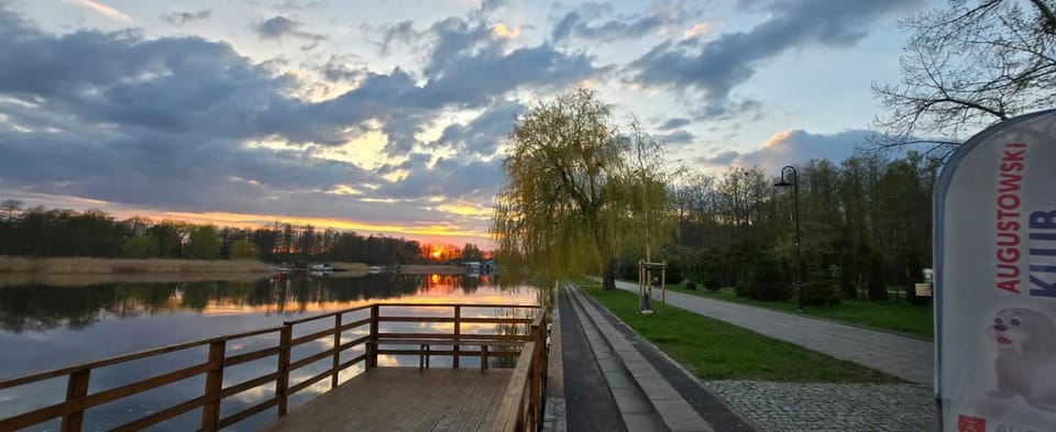 Nearby landmark, Natural landscape