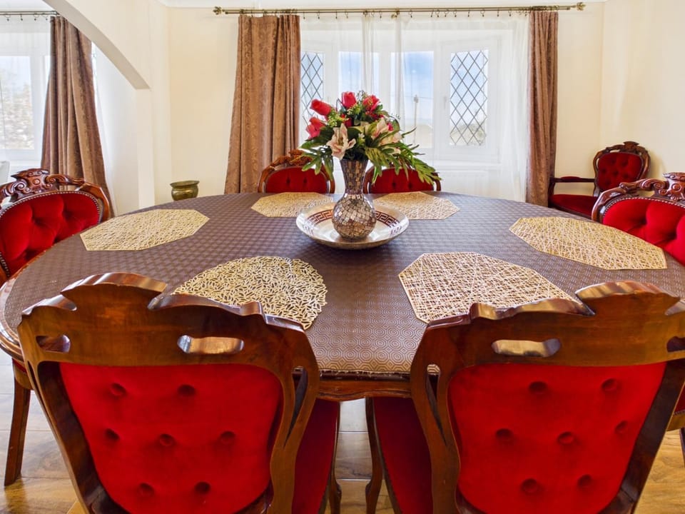 Luxury Seaview Escape - Mumbles Villa in Wales