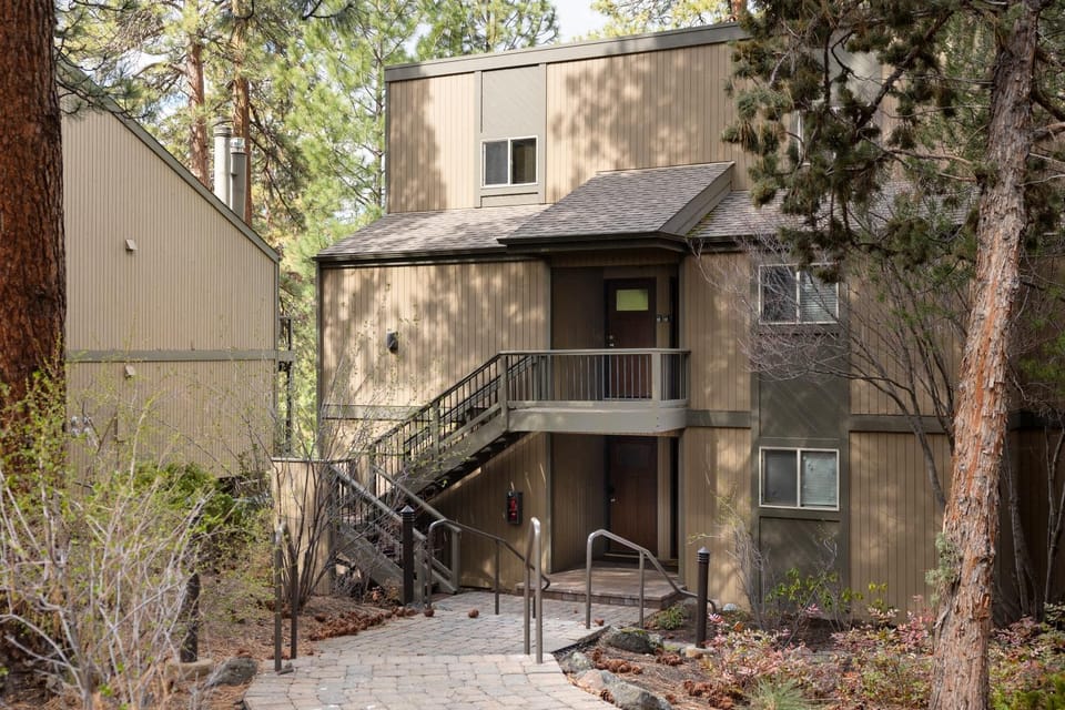 Alpenglow Haus- Stay for 4 House in Bend
