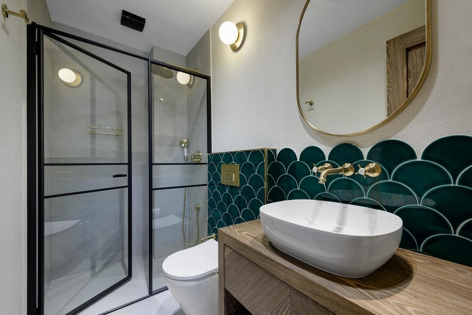 Shower, Toilet, Bathroom