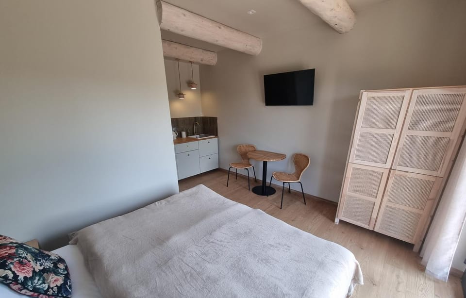 Photo of the whole room, Seating area, Bedroom, wardrobe