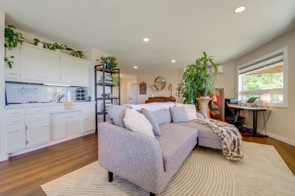 Spacious Deck w/ Ocean View: Puget Sound Gem! House in Whidbey Island