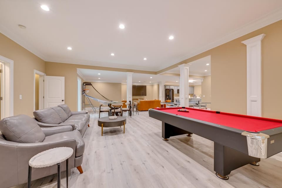7 Mi to Lake Norman Access! Luxe Gem w/ Game Room Apartment in Lake Norman