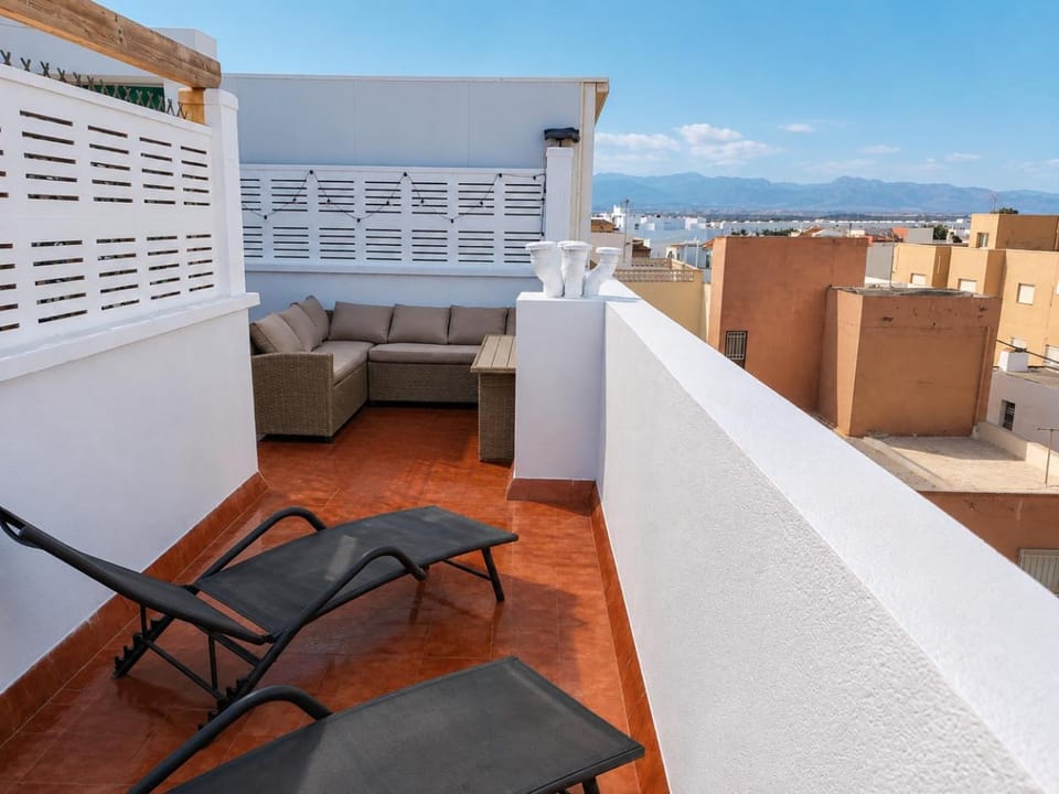 Patio, Day, View (from property/room), Balcony/Terrace, Seating area, Mountain view