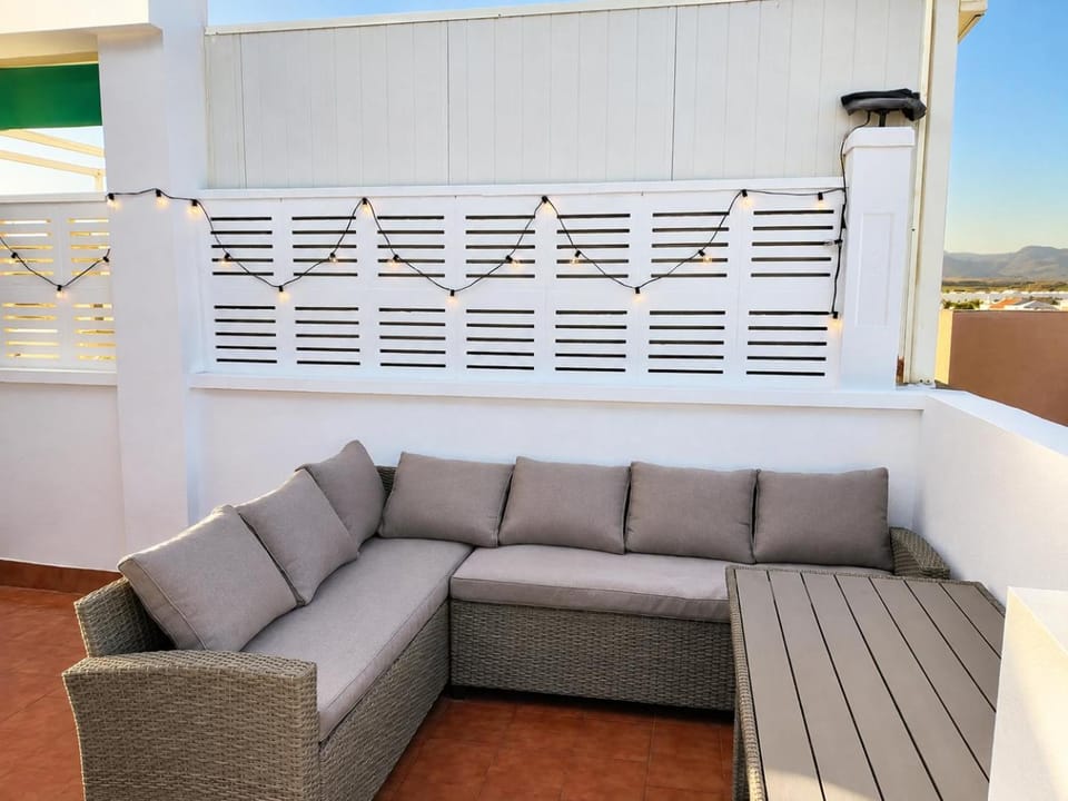 Day, Balcony/Terrace, Living room, Seating area